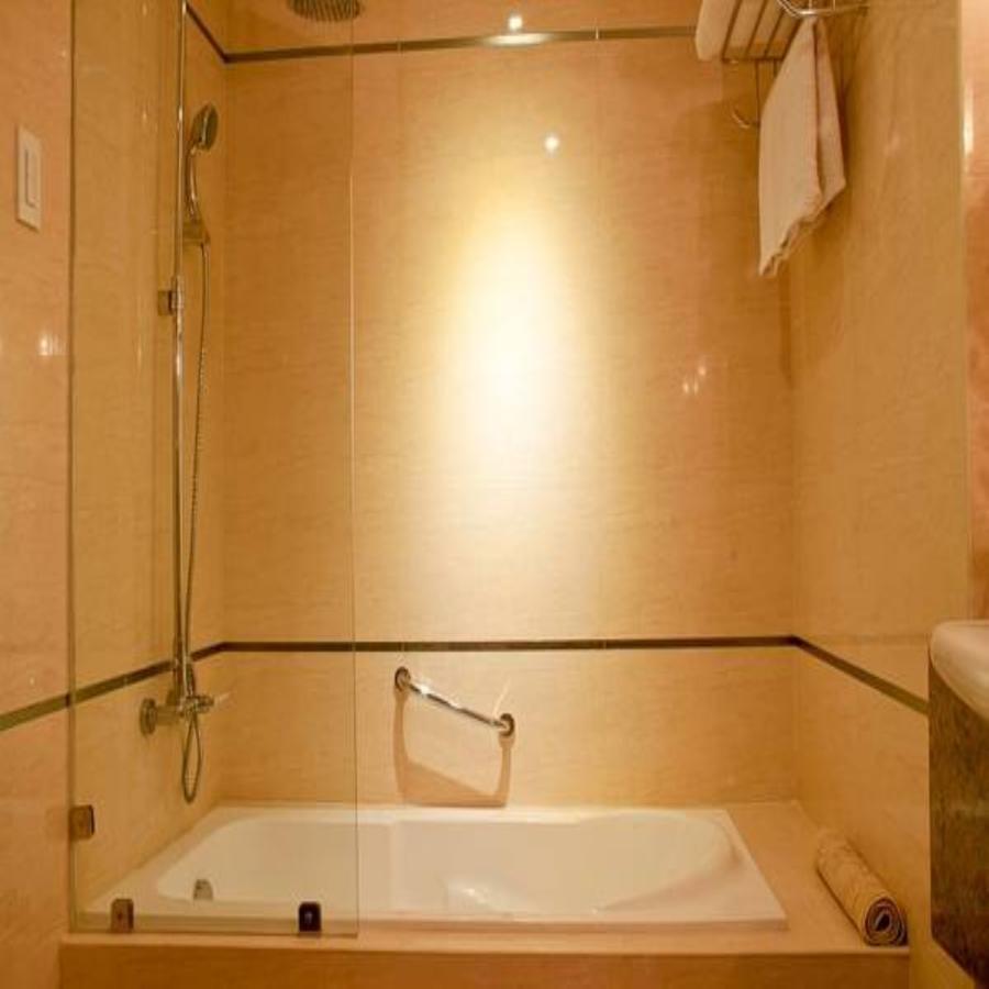 Royal Garden Hotel Ozamiz Buitenkant foto