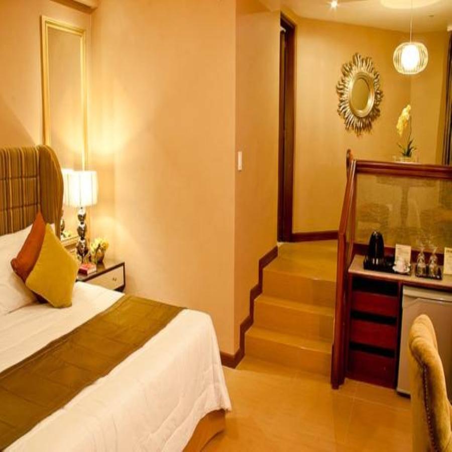 Royal Garden Hotel Ozamiz Buitenkant foto