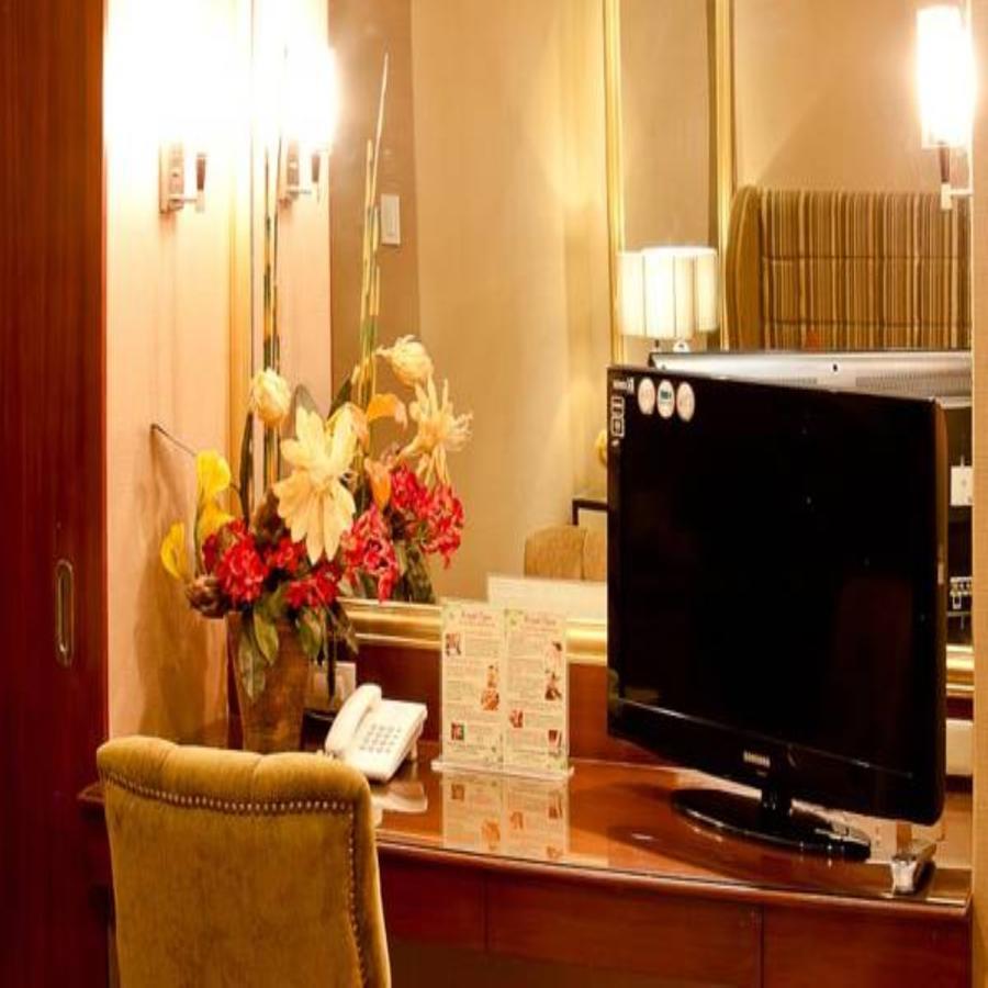 Royal Garden Hotel Ozamiz Buitenkant foto