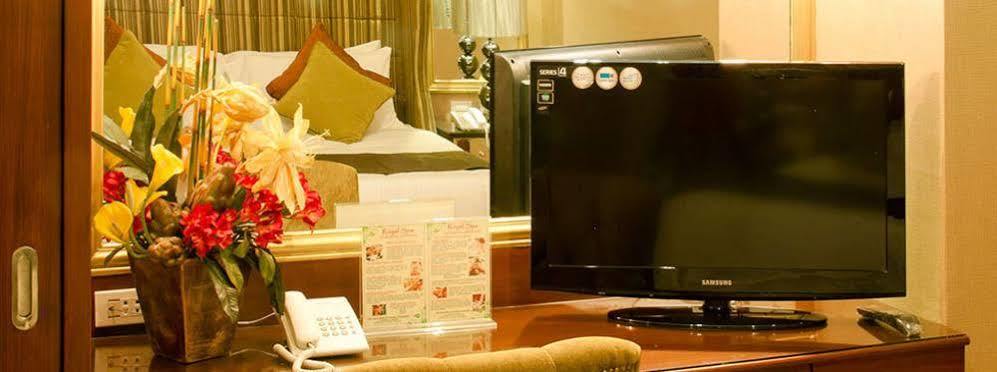 Royal Garden Hotel Ozamiz Buitenkant foto