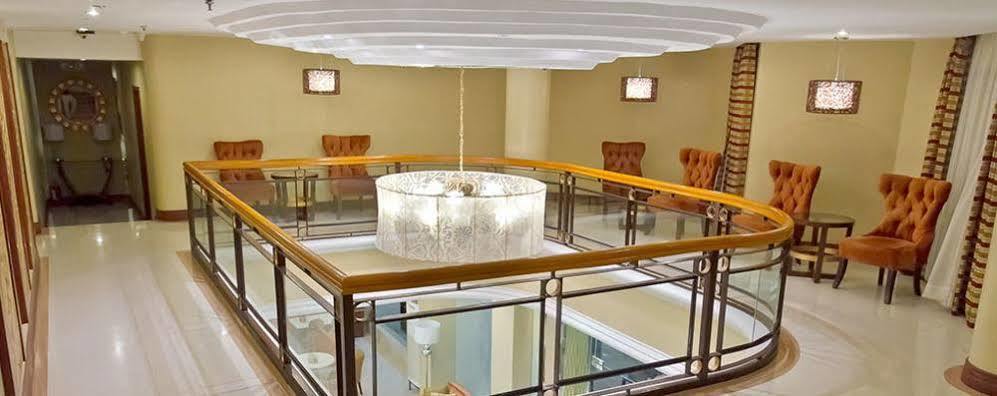 Royal Garden Hotel Ozamiz Buitenkant foto